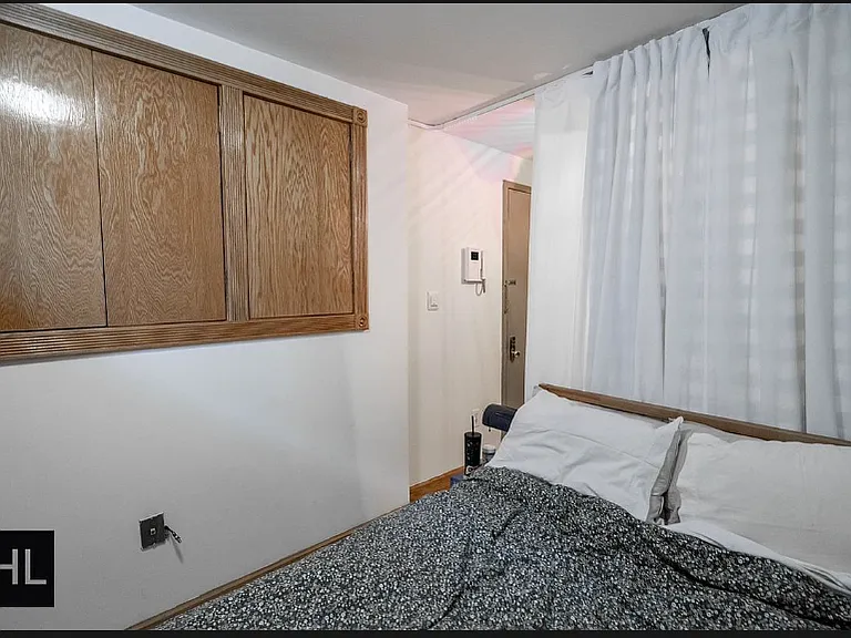 481 12th St #1B — Photo 9
