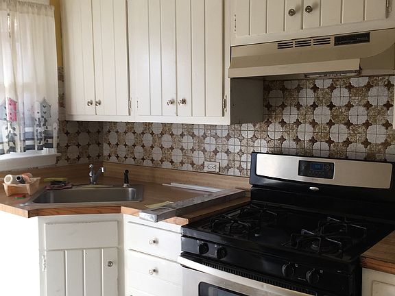 Here is a picture of the kitchen.