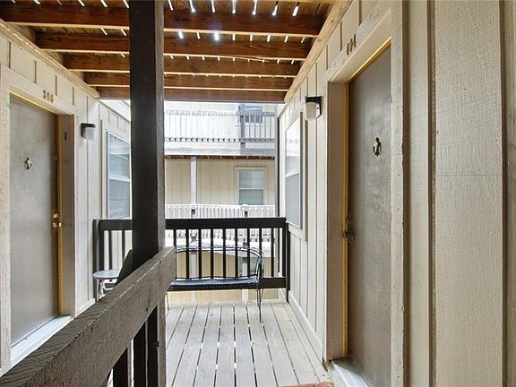 4th image of 2301 Edenborn Ave APT 404
