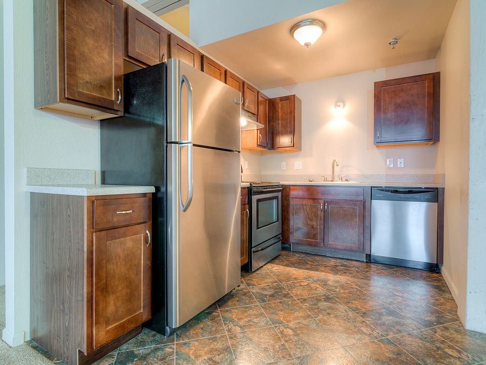 1st image of 801 S 15th St APT 212