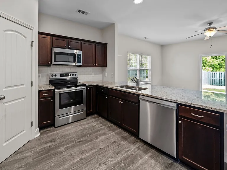 147 Ainsdale Dr — Photo 9