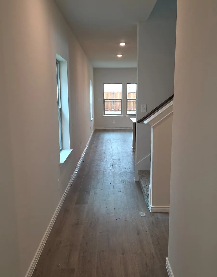 4 bed, 2498 sqft, $2,699 — Photo 4
