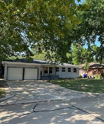 2nd image of 1525 Melrose Dr