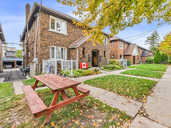 51 Claxton Blvd, Toronto, ON M6C 1L9