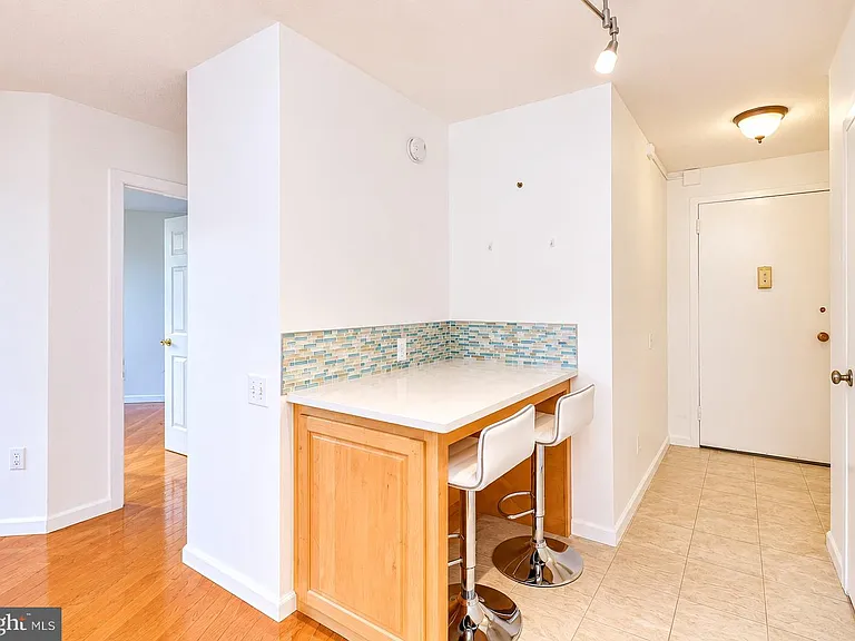 1420 Locust St #8B — Photo 3