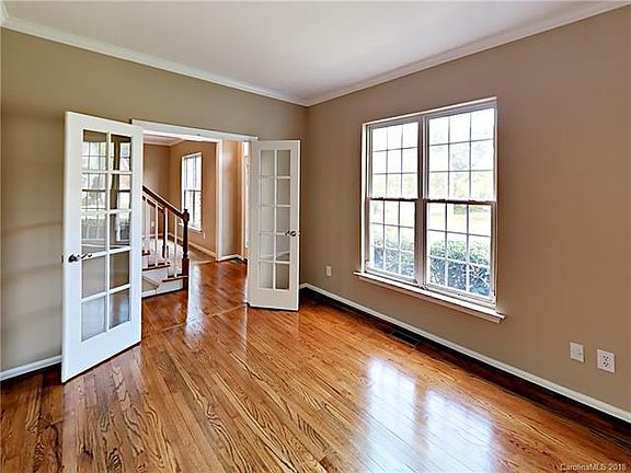 4th image of 2703 Billings Park Dr