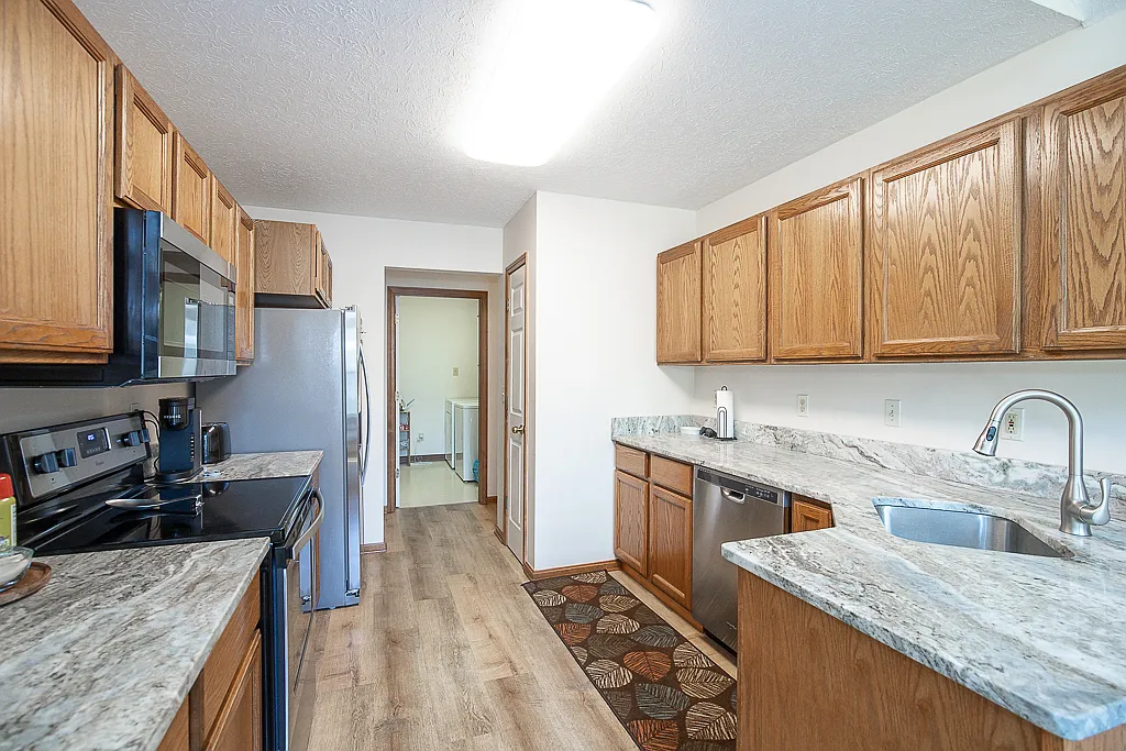 19264 Bradford Ct — Photo 4