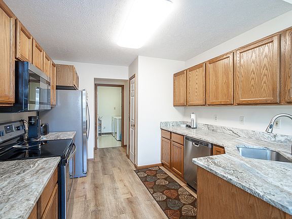 4th image of 19264 Bradford Ct