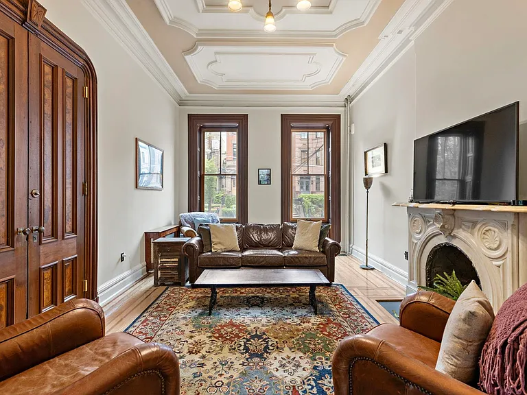910 Hudson St #1 — Photo 4