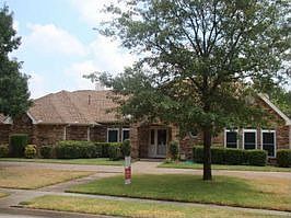 1st image of 13218 Woodhaven Dr