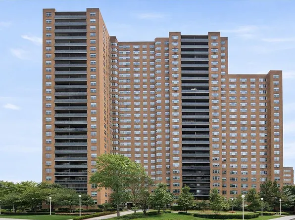 7025 Yellowstone Blvd APT 3U, Flushing, NY 11375