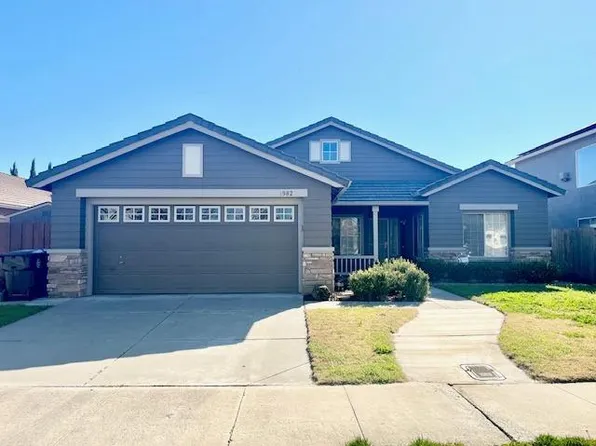 1982 Pin Oak Ln, Manteca, CA 95336
