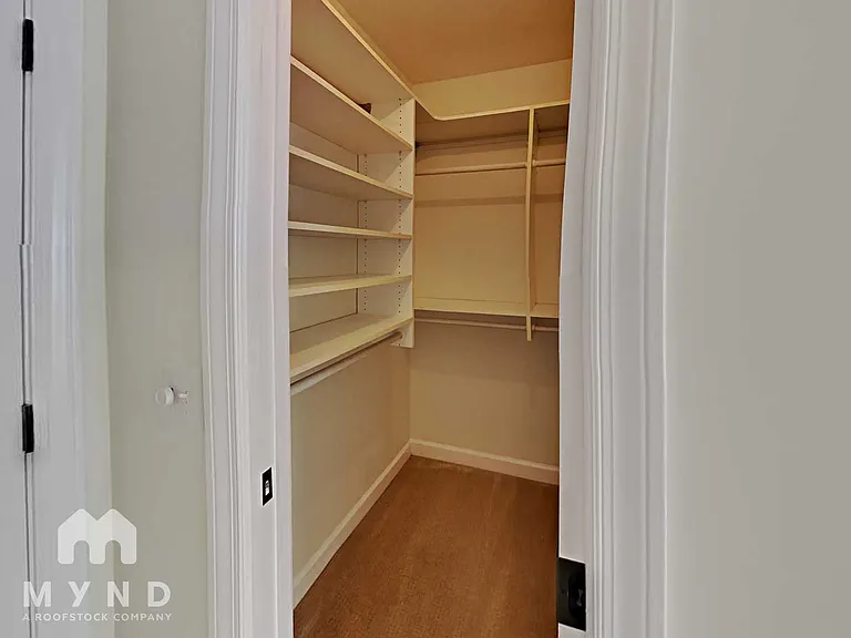 4601 Lake Village Dr — Photo 15