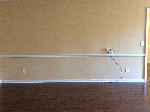 4th image of 565 Hillandale Dr