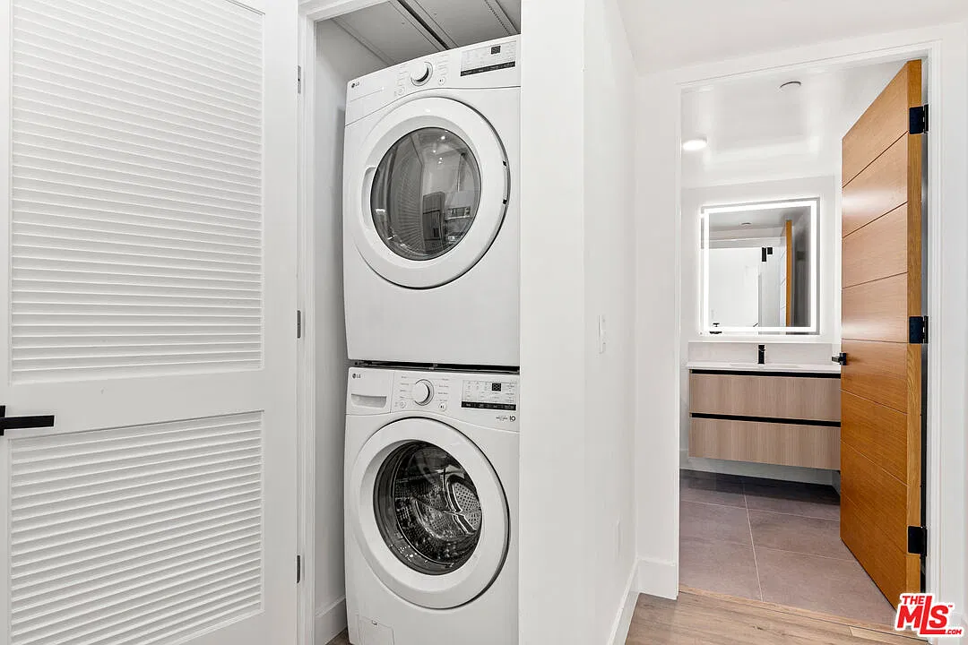 1 bed, 1.0 bath, $2,375 — Photo 3