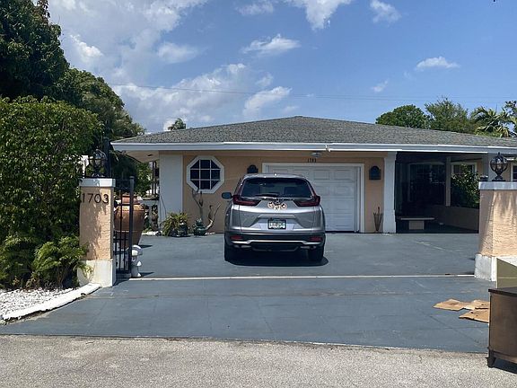 3rd image of 1703 Mango Cir