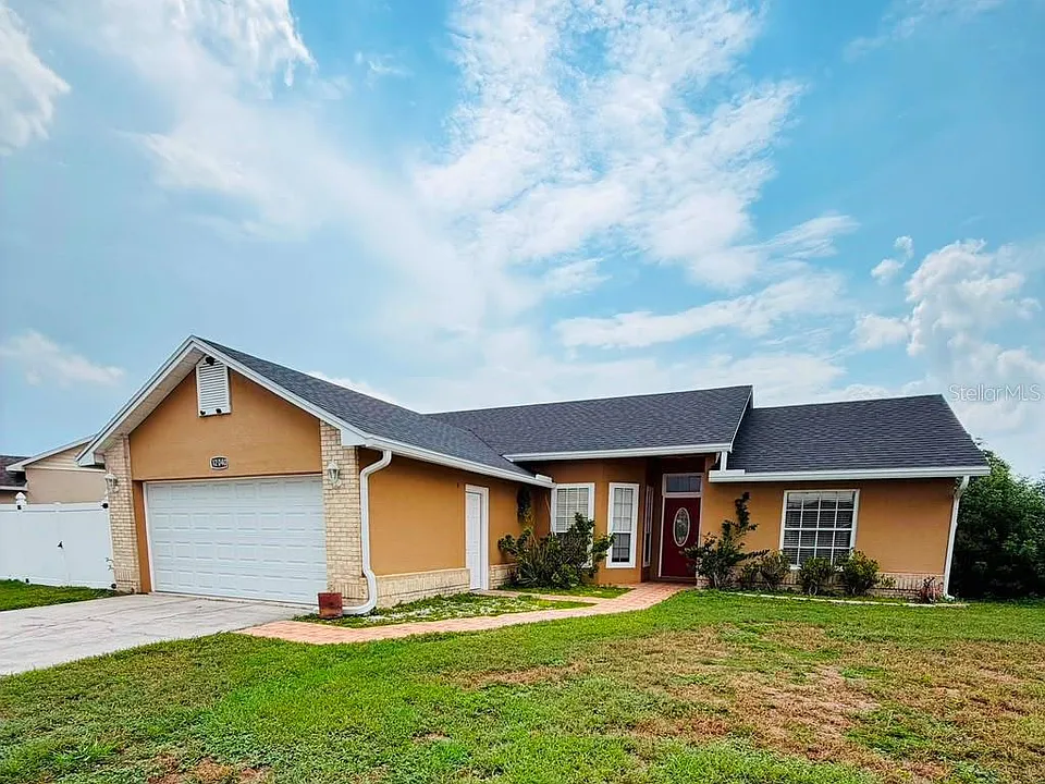 12040 Blackheath Cir