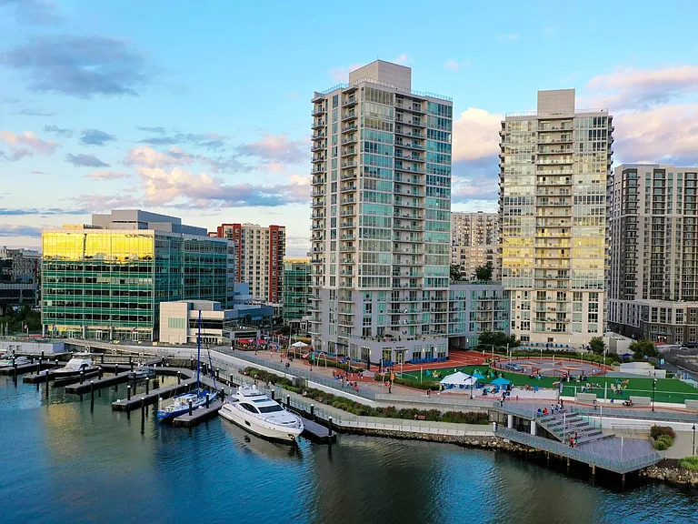 Beacon Harbor Point — Photo 14