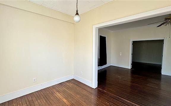 3rd image of 4242 Vincennes Pl