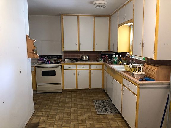4th image of 5005 Folsom Dr