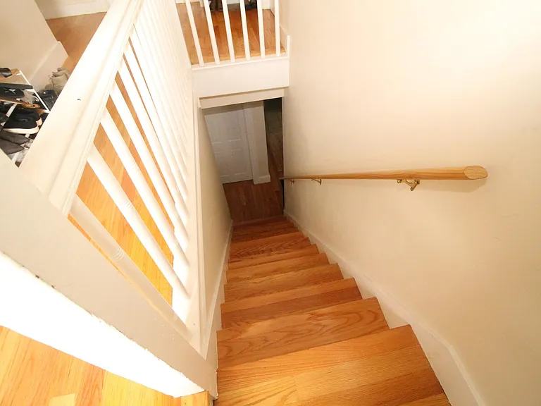 35 Raymond St — Photo 3