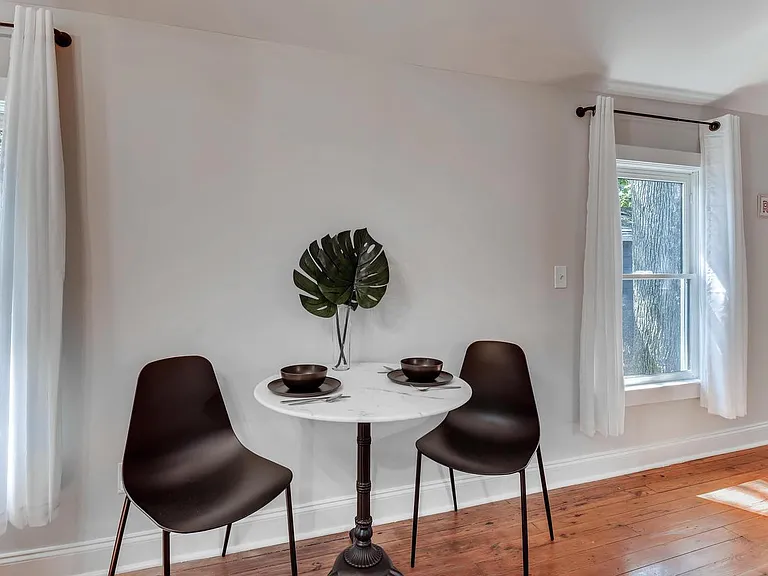 103 Chester Ave SE — Photo 7