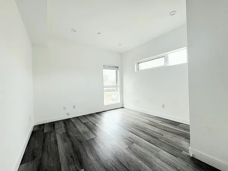 1260 Leighton Ave — Photo 13