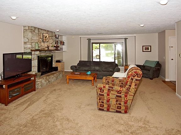4th image of 344 Thurston Dr