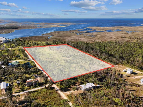 Fourth St, Steinhatchee, FL 32359