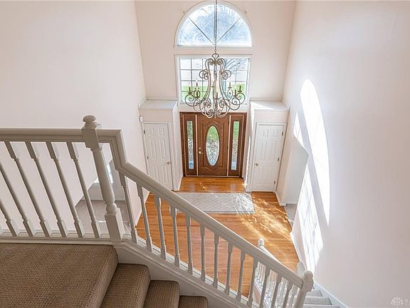 2nd image of 10679 Meadowfields Ct