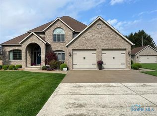 707 N Michigan Ave, Edgerton, OH 43517
