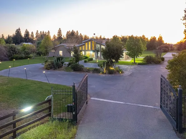 12235 N Willow Ave, Clovis, CA 93619
