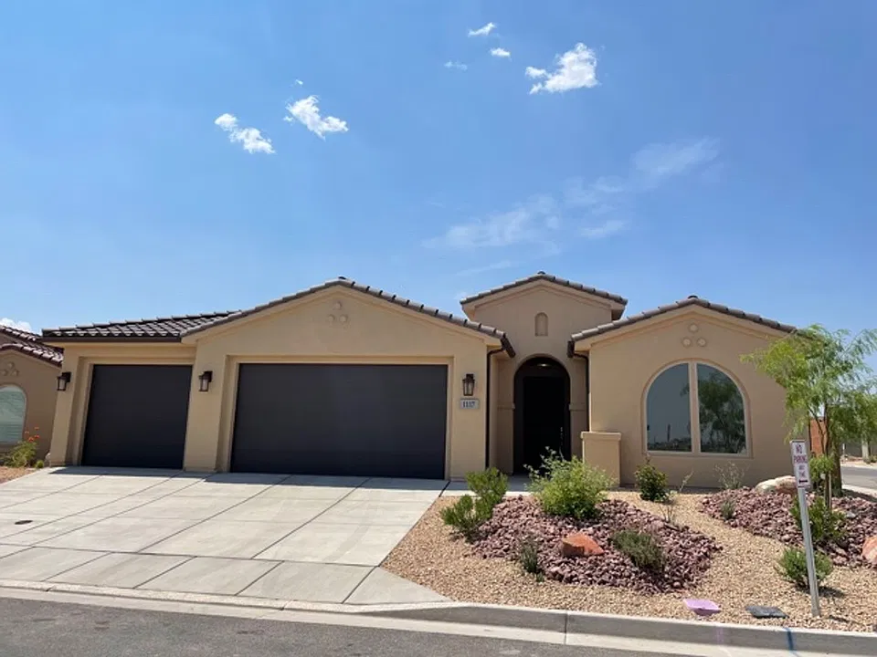 1117 N Red Beryl Dr