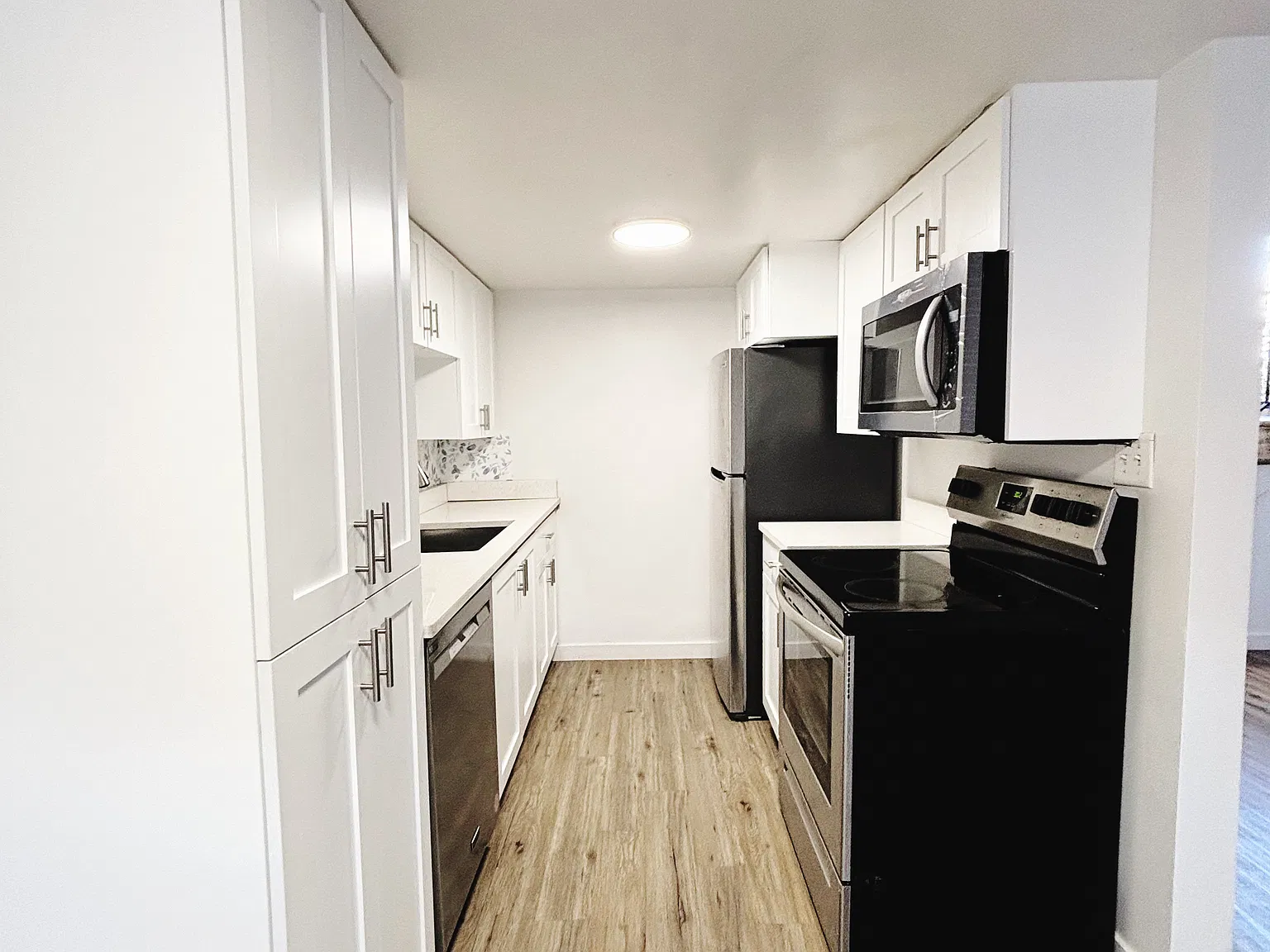 2 bed, 1.5 bath, 1200 sqft, $1,700 — Photo 4