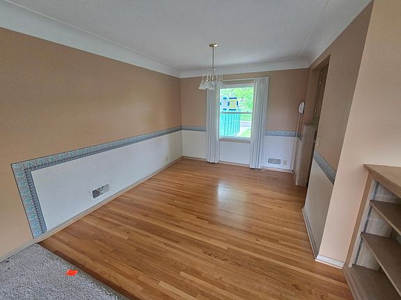 3rd image of 3015 Quail Ave N
