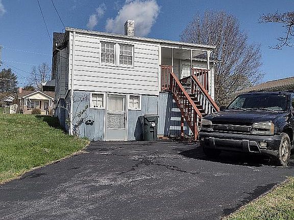 3rd image of 252 Magnolia Dr