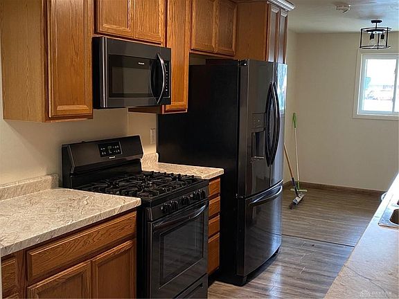 4th image of 758 Fairhaven Ct