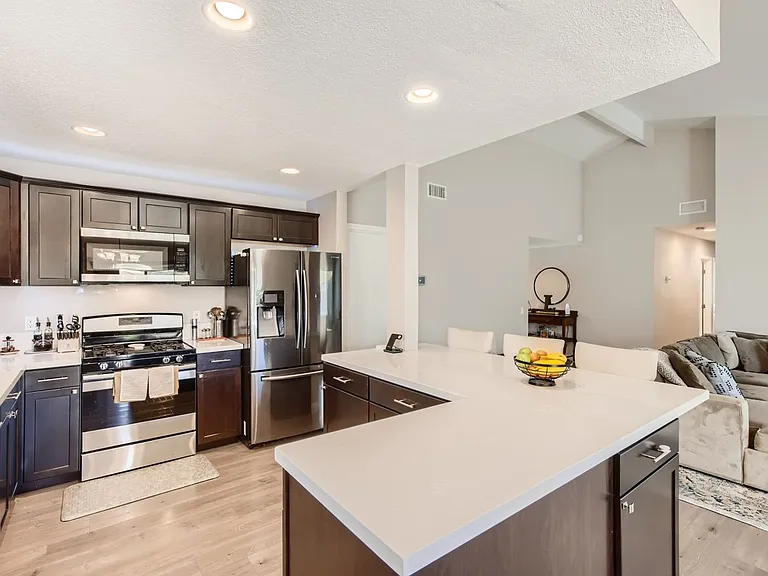 749 Sherwood Dr — Photo 12