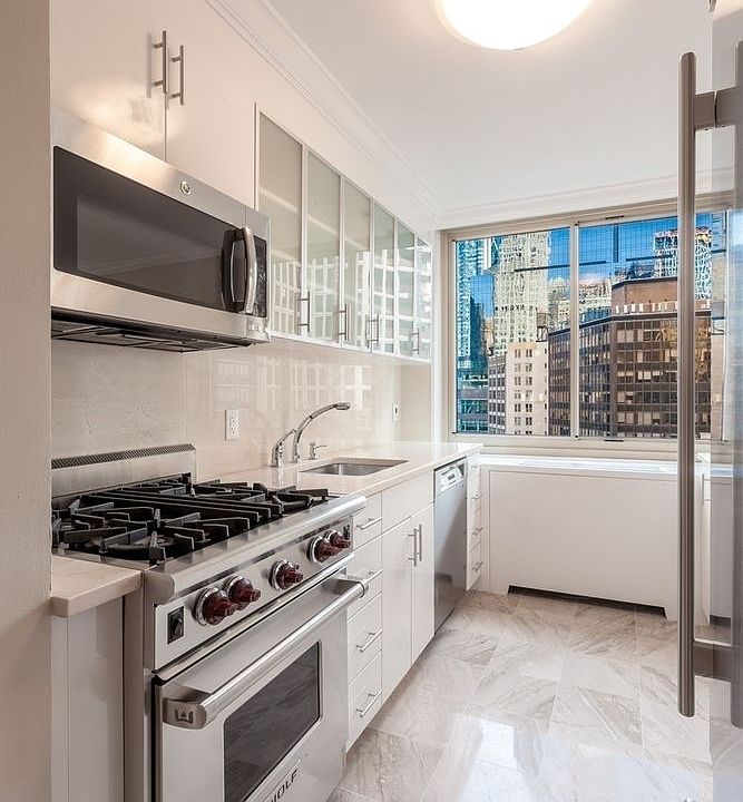 1st image of 30 W 63rd St APT 11H
