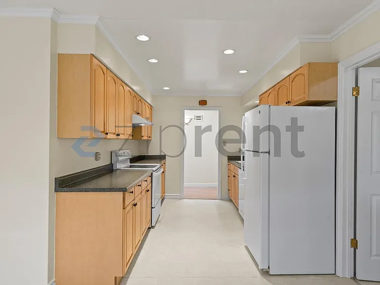 1075 Kildare Ave — Photo 16