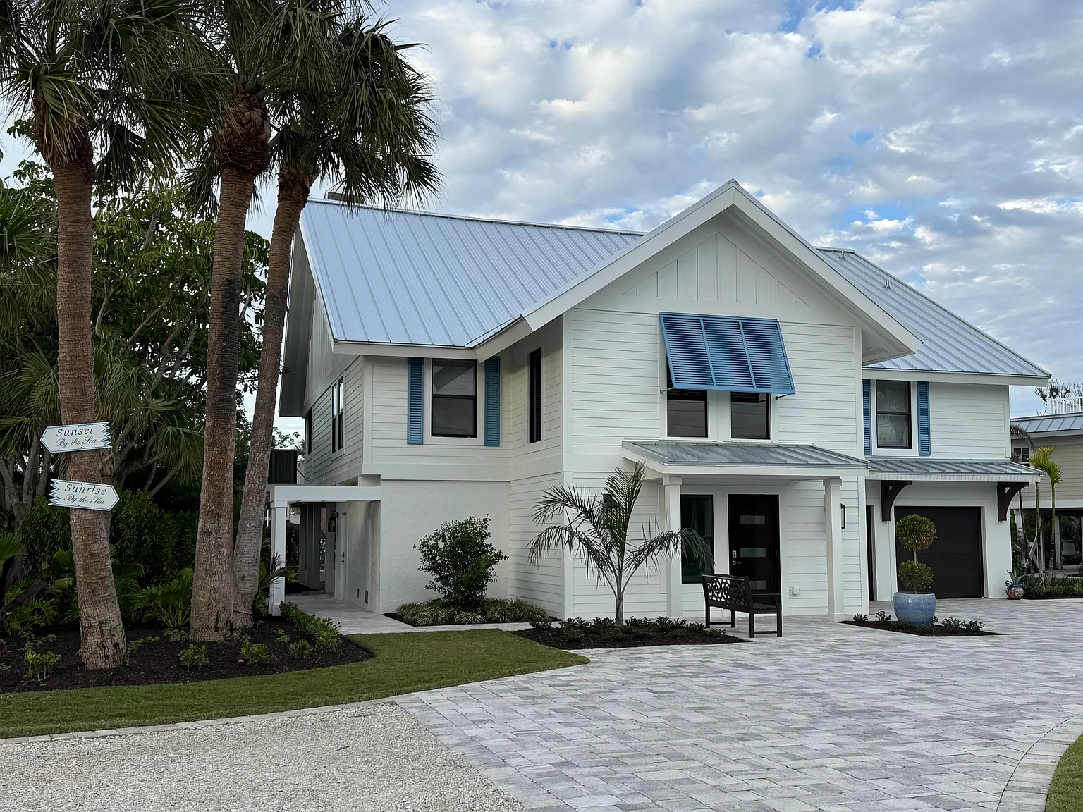 500 Periwinkle Way — Photo 1