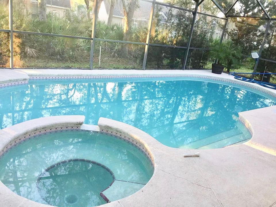 2nd image of 153 Oak Leigh Ct