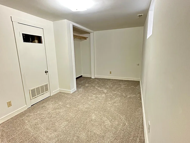 718 Washington St — Photo 14