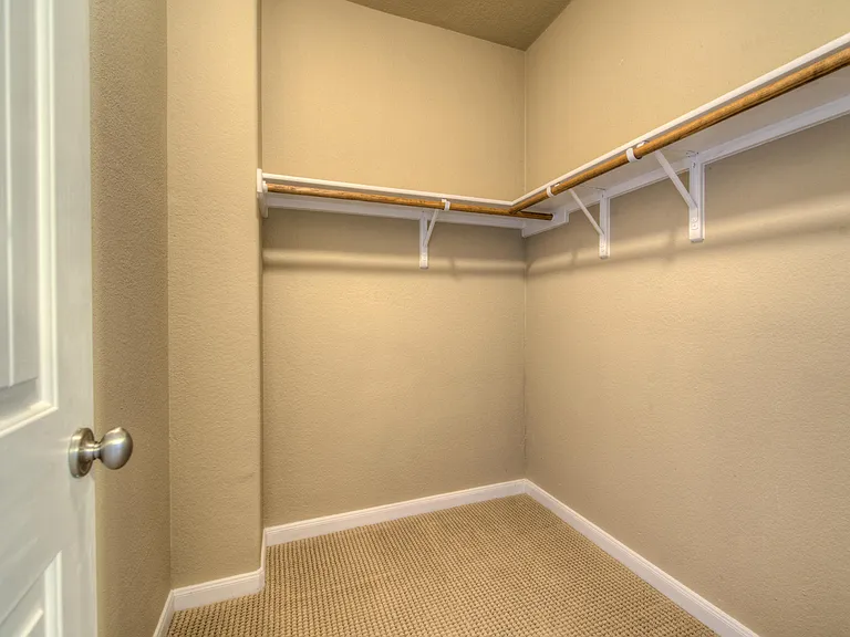 405 Meadowlark St #B — Photo 34