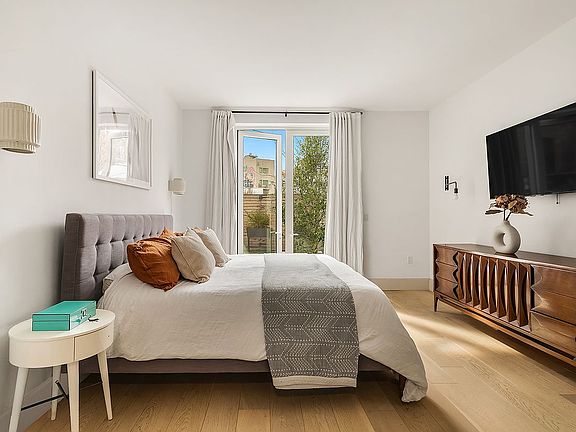 5th image of 308 N 7th St #2F