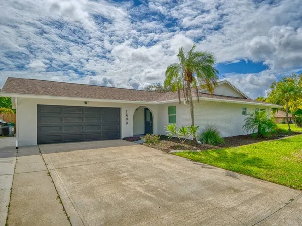 1899 SE Adair Street, Port St Lucie, FL 34952