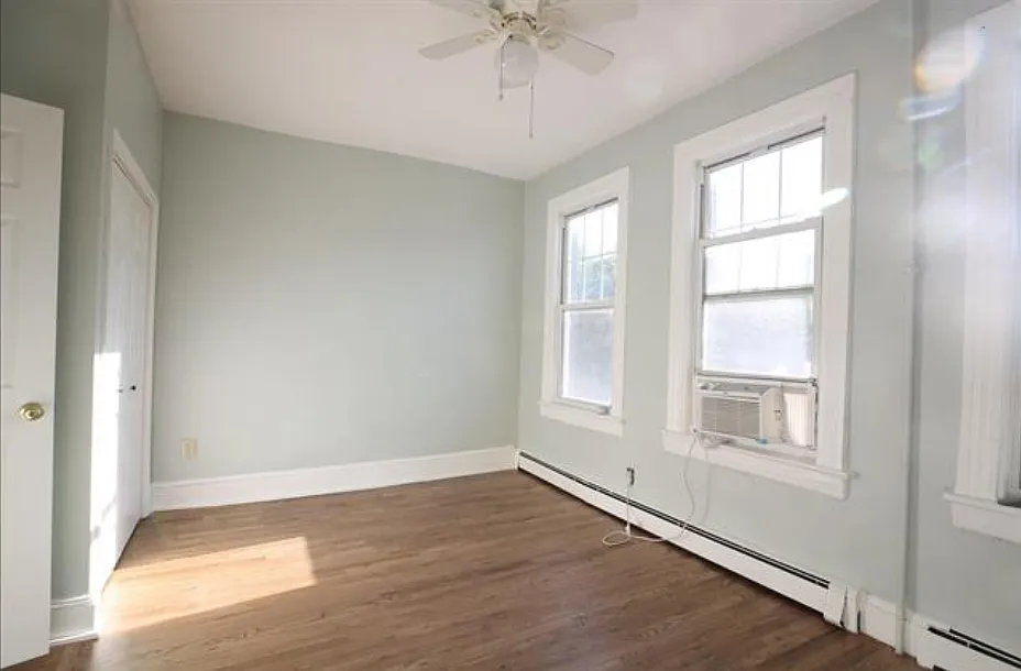 2 bed, 800 sqft, $3,900 — Photo 3