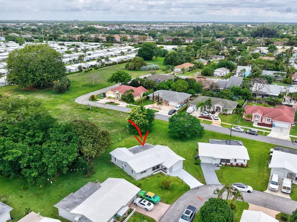 105 NW 8TH Place, Boynton Beach, FL 33426