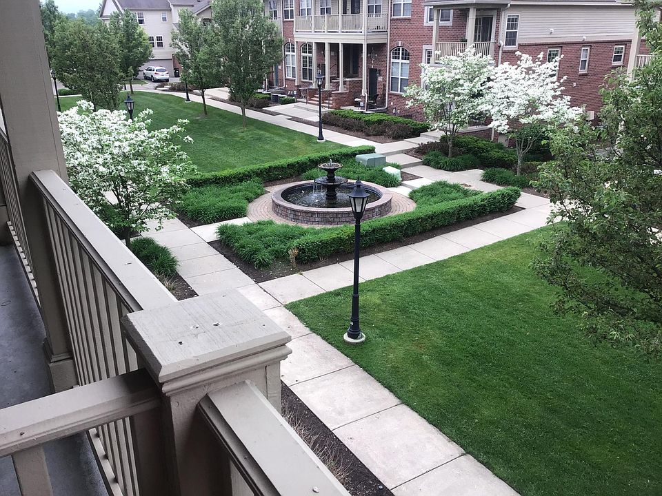 2nd image of 157 E Bay Dr #1