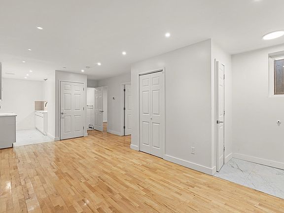 5th image of 385 Vernon Ave APT 1C